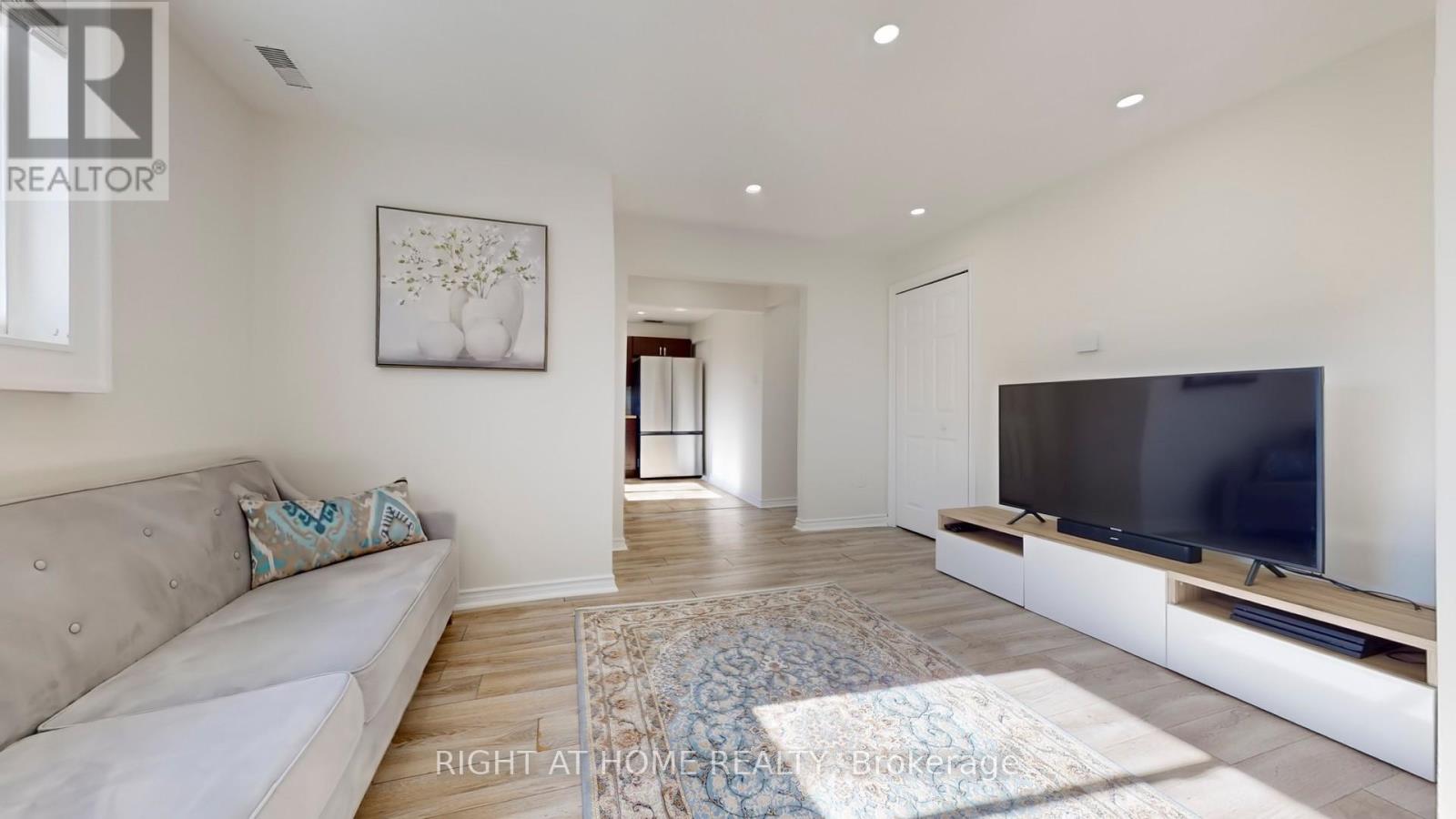 293 Cedarholme Avenue, Georgina, Ontario  L4P 2W5 - Photo 14 - N12489672