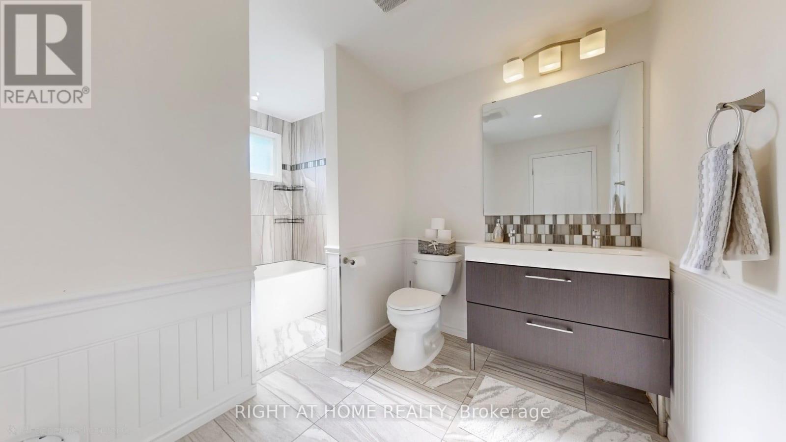 293 Cedarholme Avenue, Georgina, Ontario  L4P 2W5 - Photo 21 - N12489672