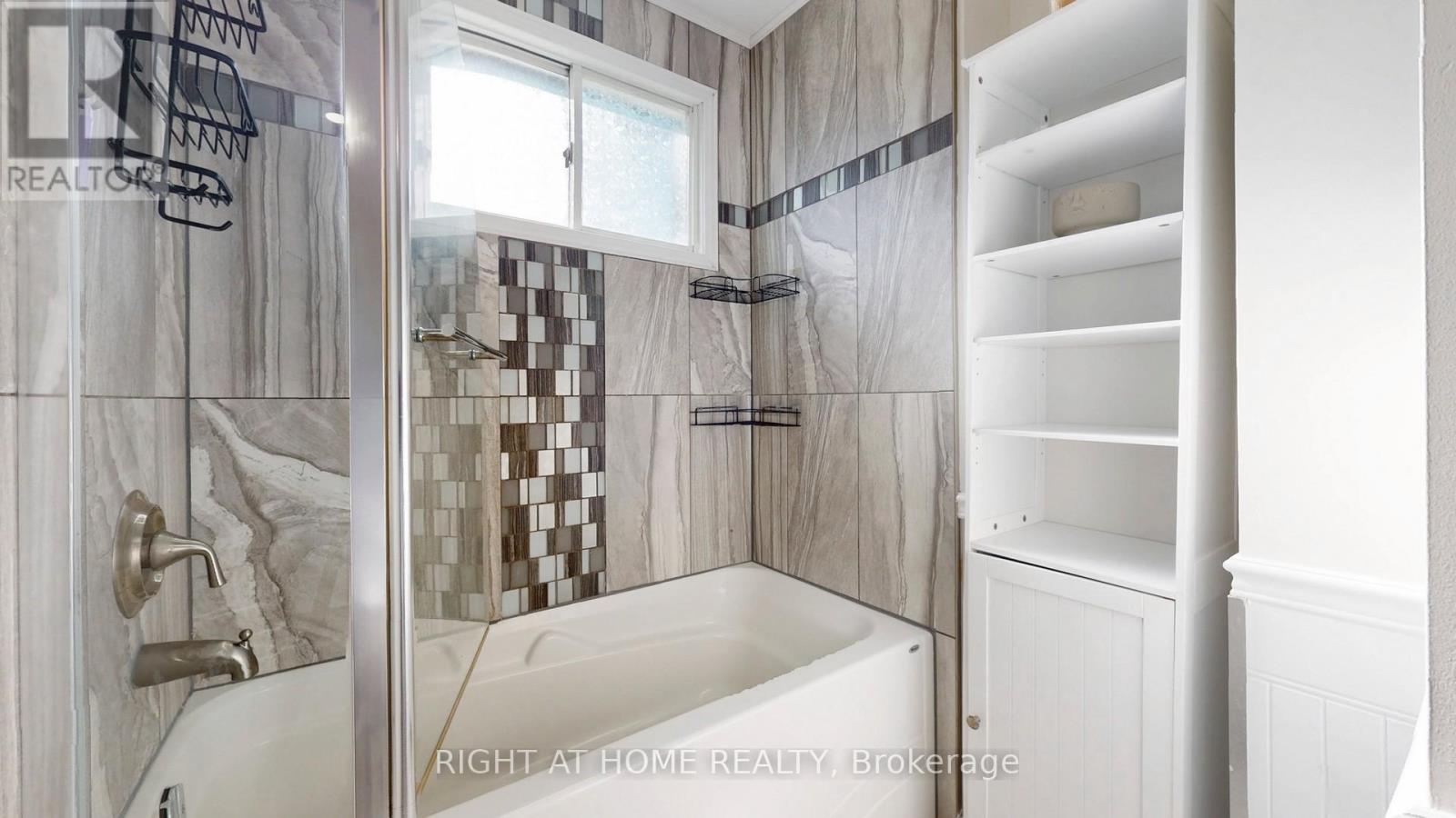 293 Cedarholme Avenue, Georgina, Ontario  L4P 2W5 - Photo 23 - N12489672