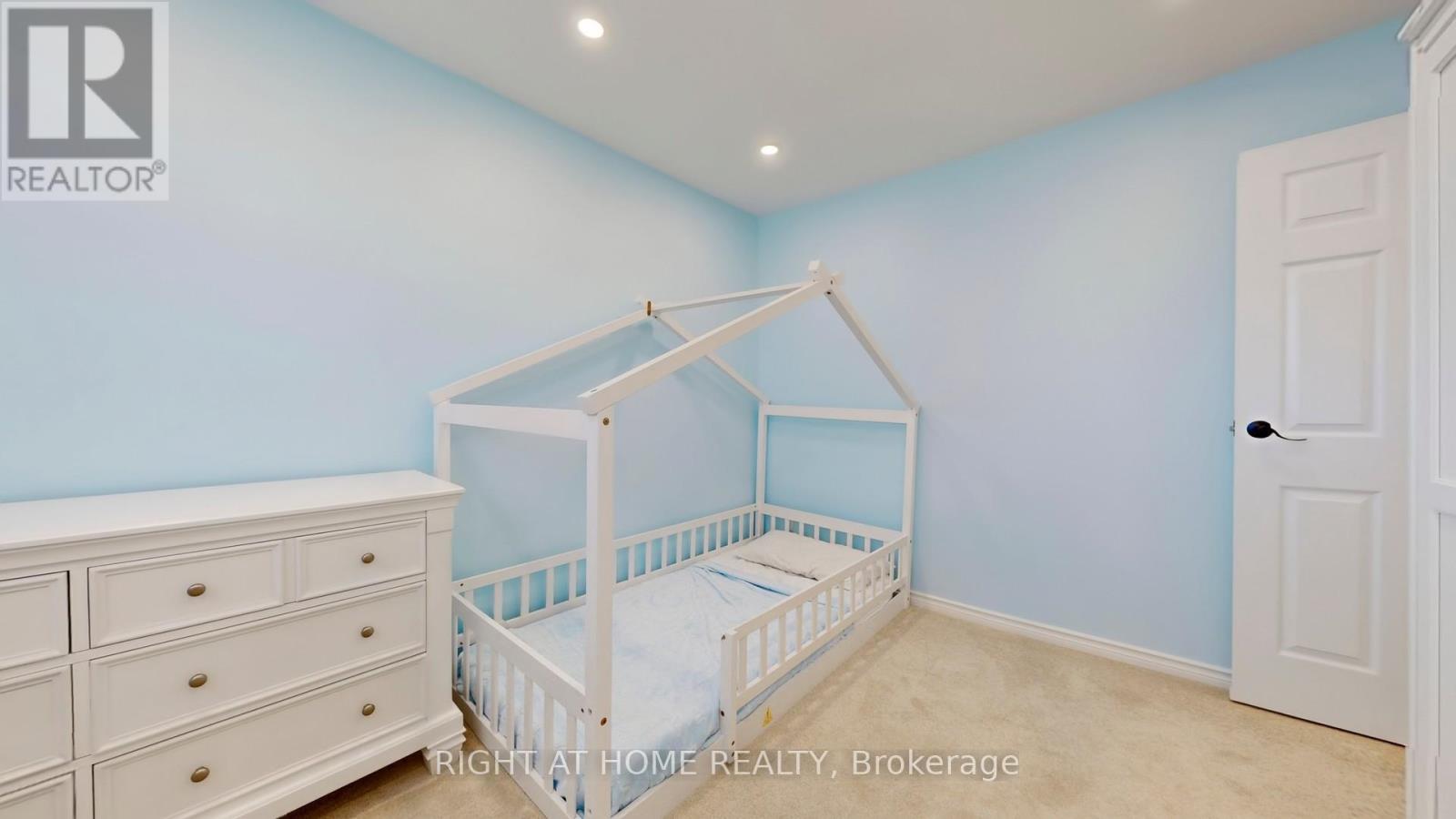 293 Cedarholme Avenue, Georgina, Ontario  L4P 2W5 - Photo 25 - N12489672