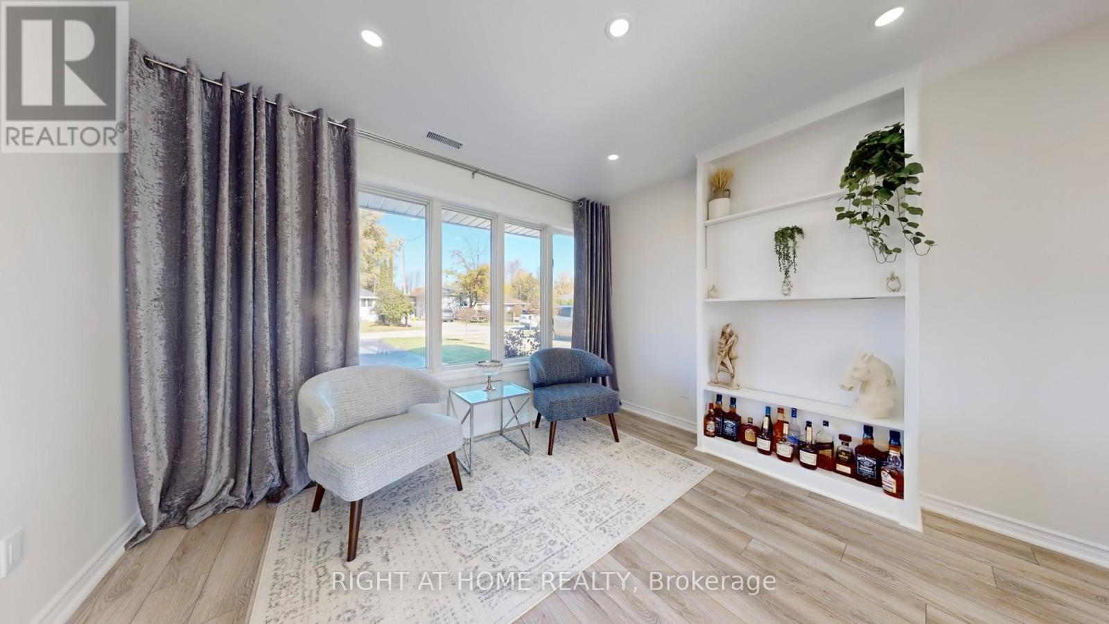 293 Cedarholme Avenue, Georgina, Ontario  L4P 2W5 - Photo 5 - N12489672