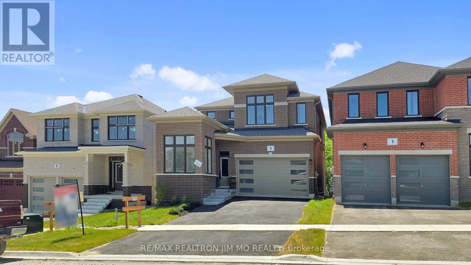 3 Big Canoe Drive, Georgina, Ontario  L0E 1R0 - Photo 2 - N12489676