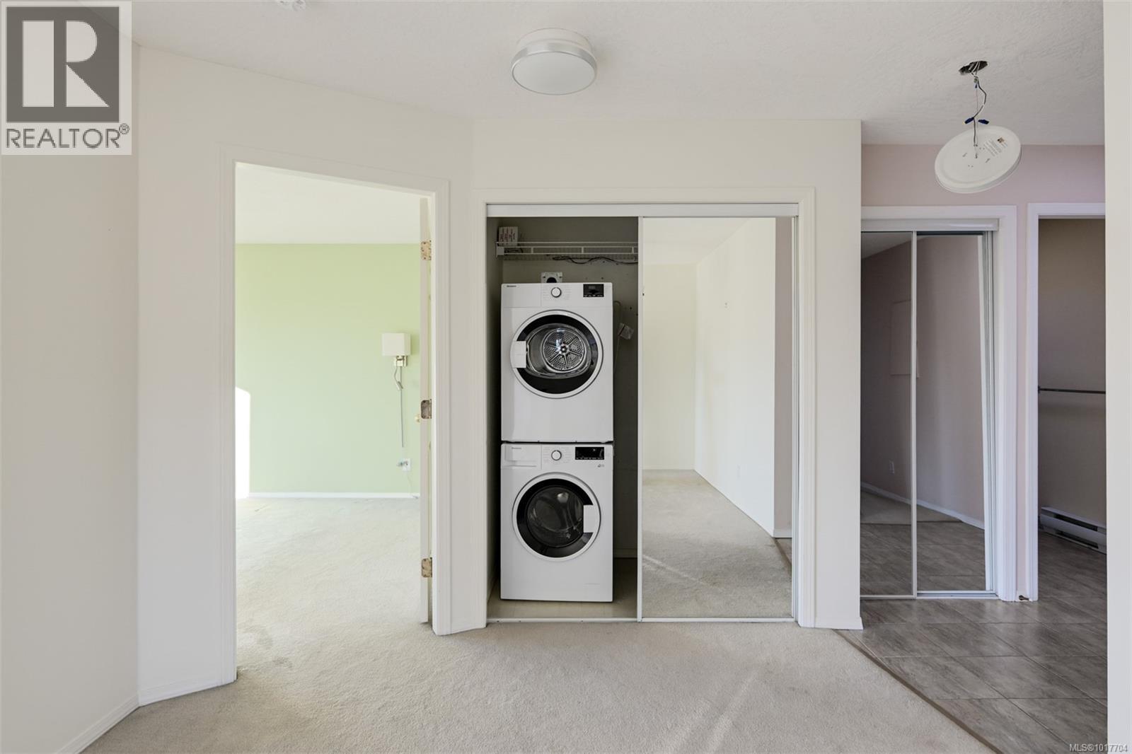 302 1007 Caledonia Ave, Victoria, British Columbia  V8T 1E7 - Photo 18 - 1017704