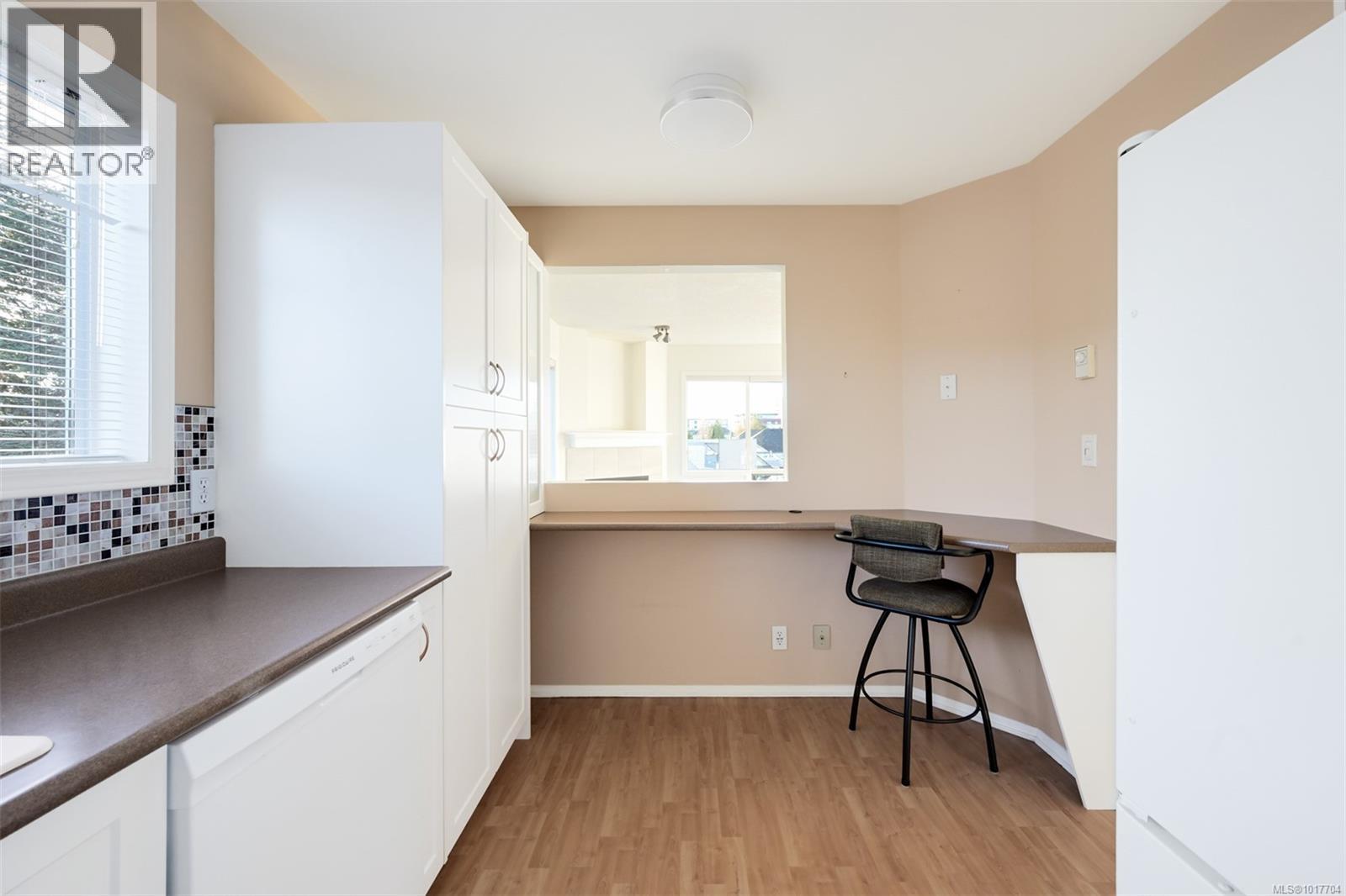 302 1007 Caledonia Ave, Victoria, British Columbia  V8T 1E7 - Photo 21 - 1017704