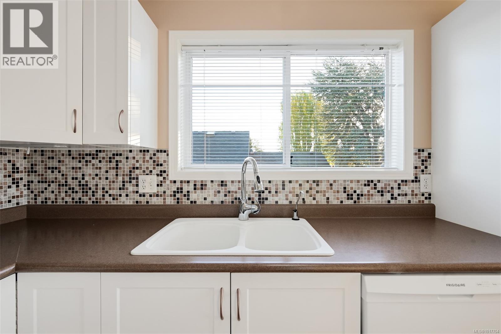 302 1007 Caledonia Ave, Victoria, British Columbia  V8T 1E7 - Photo 22 - 1017704