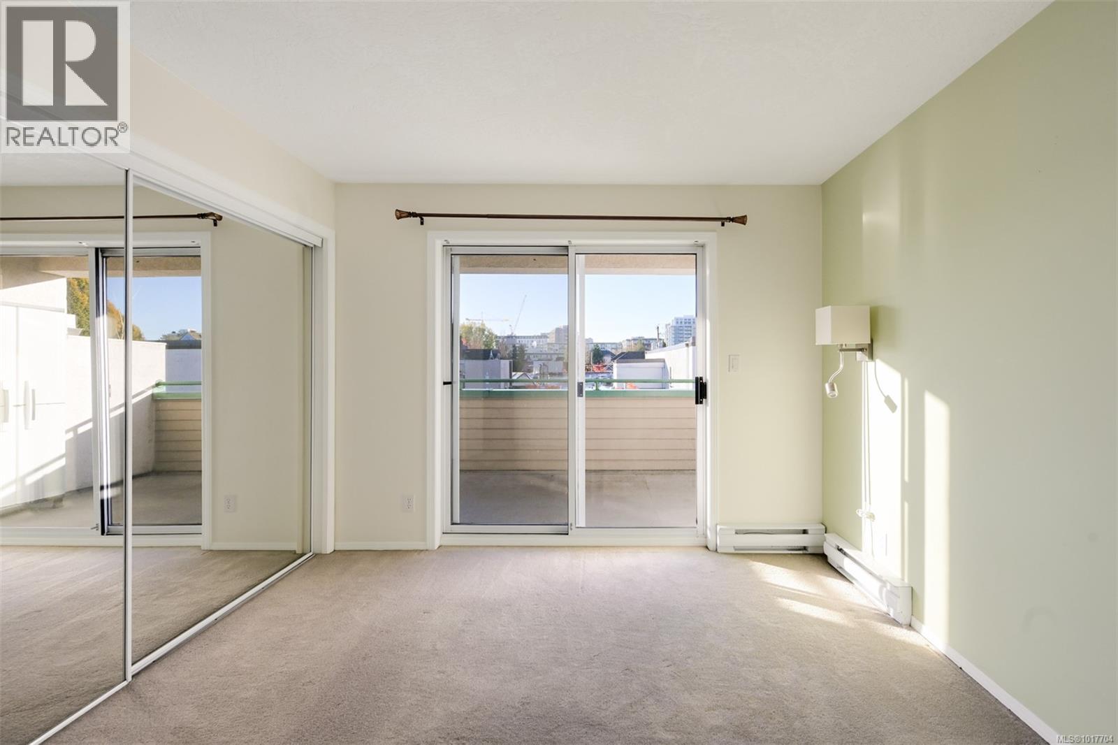 302 1007 Caledonia Ave, Victoria, British Columbia  V8T 1E7 - Photo 25 - 1017704