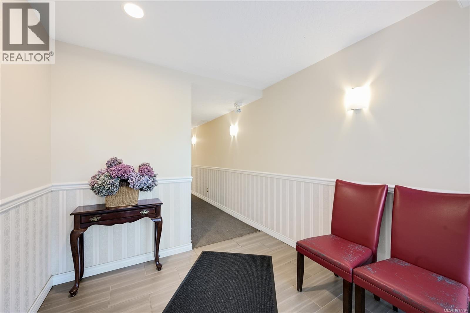 302 1007 Caledonia Ave, Victoria, British Columbia  V8T 1E7 - Photo 36 - 1017704