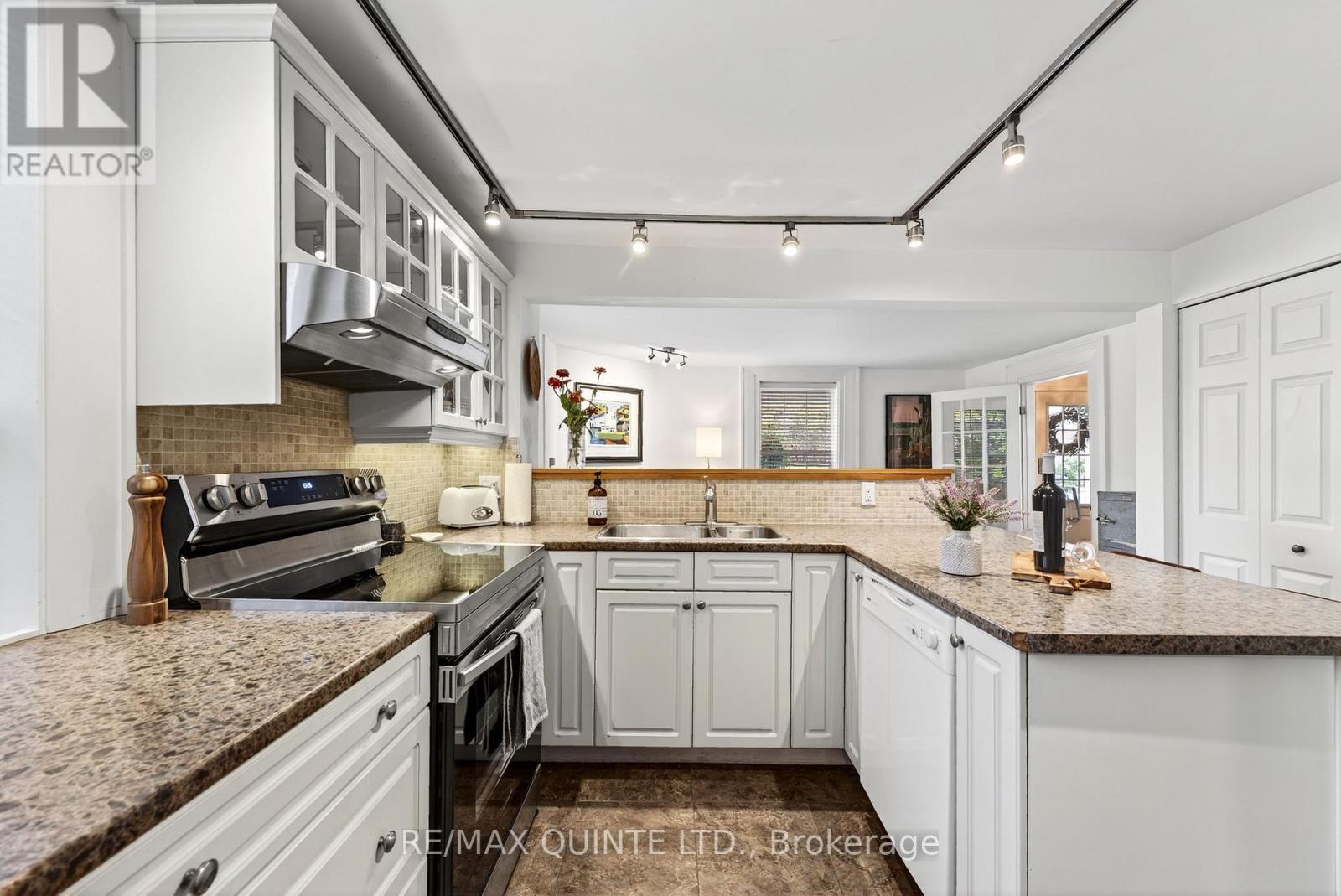 15 Talbot Street, Prince Edward County, Ontario  K0K 2T0 - Photo 13 - X12487356