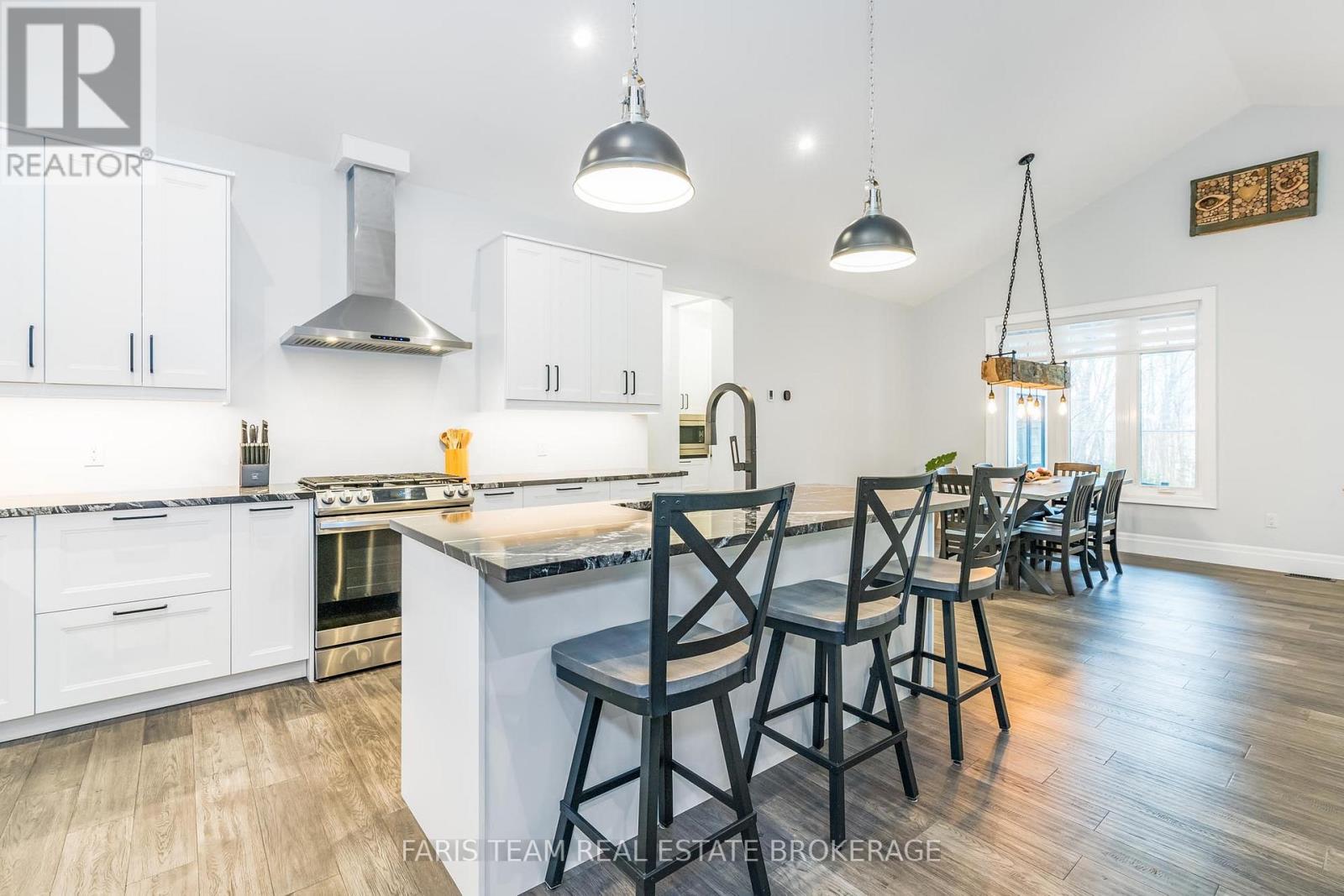 1532 Champlain Road, Tiny, Ontario  L9M 0C1 - Photo 10 - S12489572