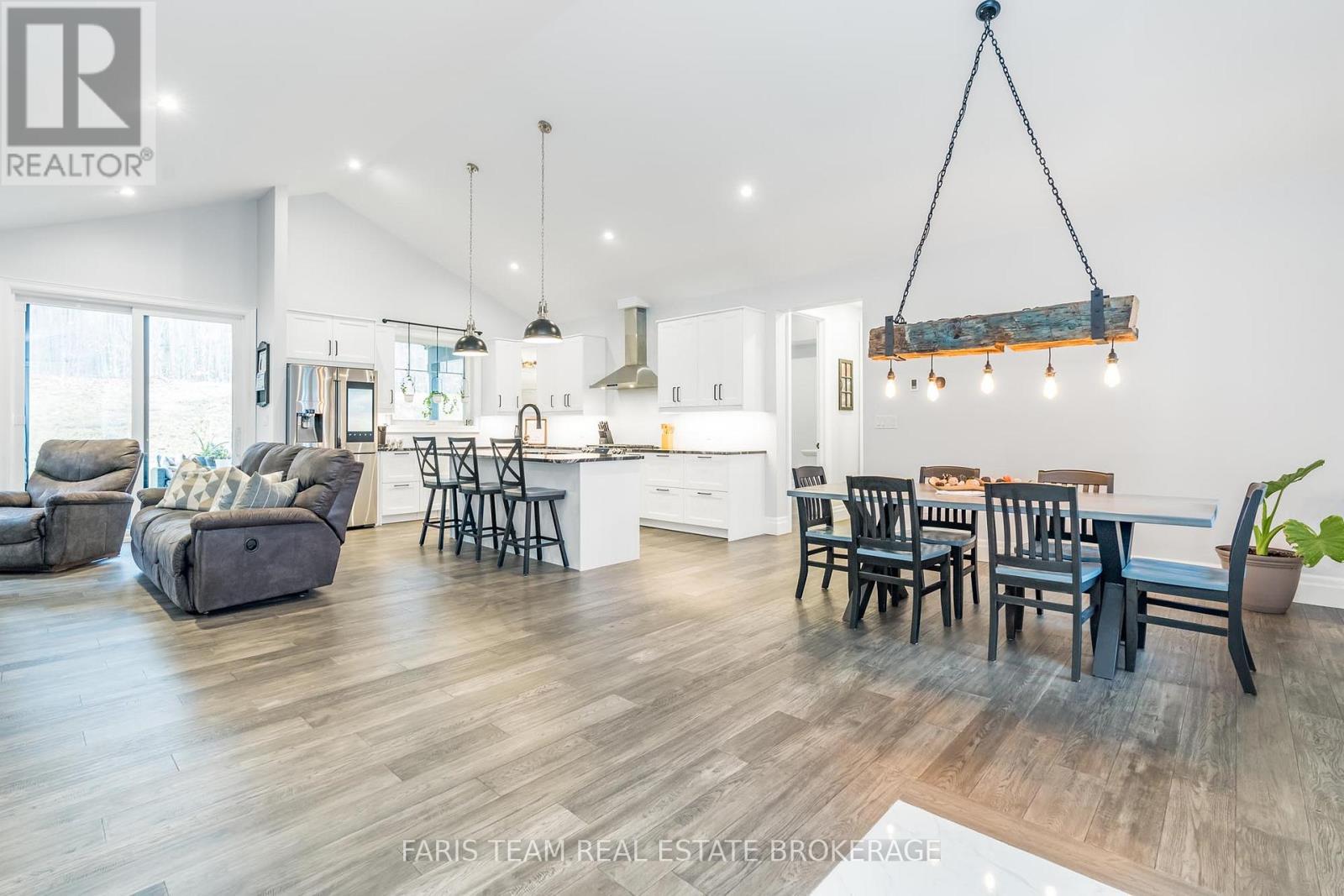 1532 Champlain Road, Tiny, Ontario  L9M 0C1 - Photo 5 - S12489572