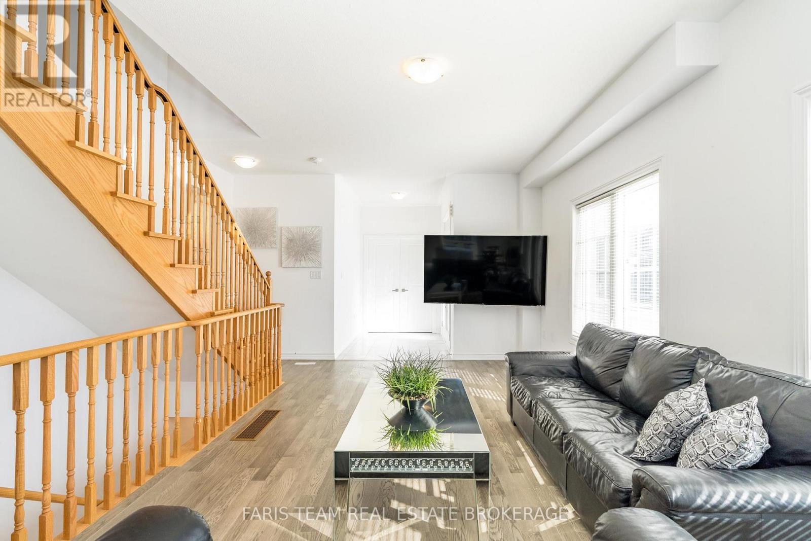 1 Harvest Crescent, Barrie, Ontario  L9J 0T3 - Photo 13 - S12489698