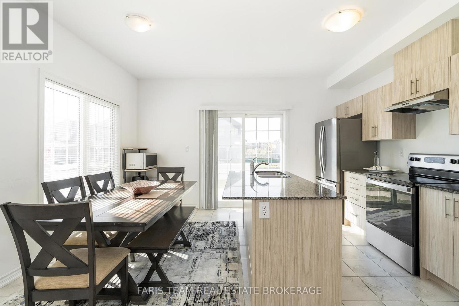 1 Harvest Crescent, Barrie, Ontario  L9J 0T3 - Photo 4 - S12489698