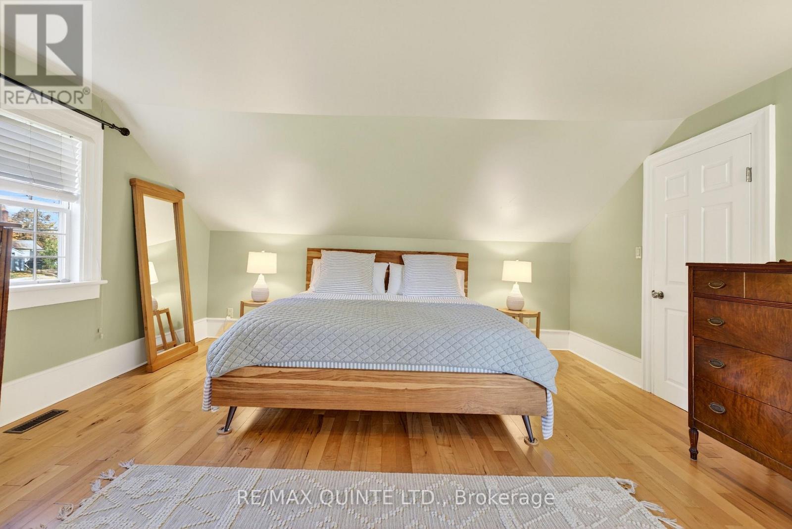 15 Talbot Street, Prince Edward County, Ontario  K0K 2T0 - Photo 32 - X12487356