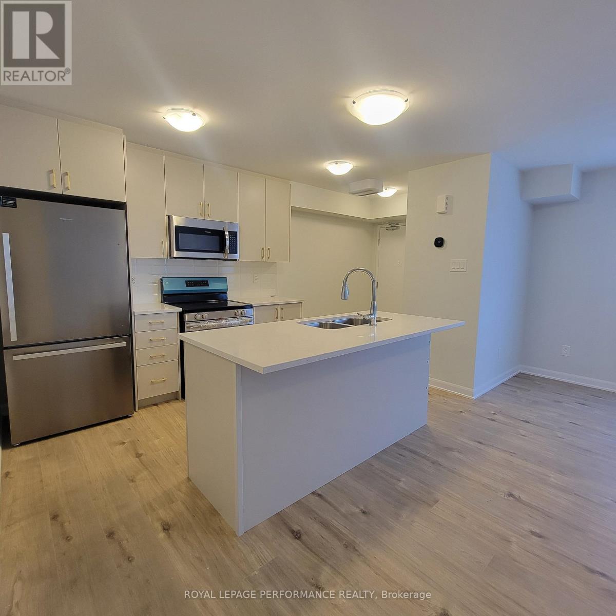807 Arcadian Private, Ottawa, Ontario  K2T 0R8 - Photo 2 - X12445346