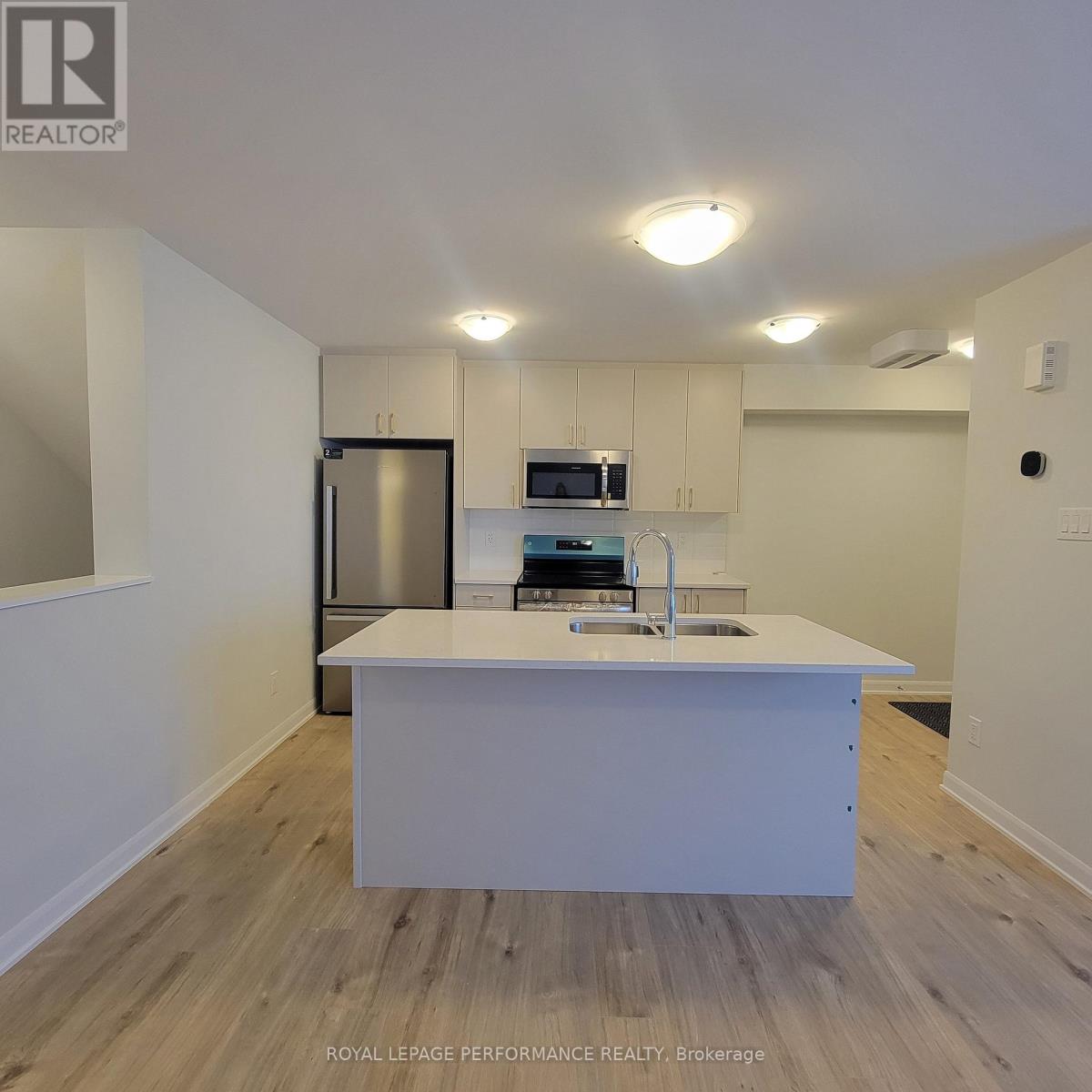 807 Arcadian Private, Ottawa, Ontario  K2T 0R8 - Photo 3 - X12445346