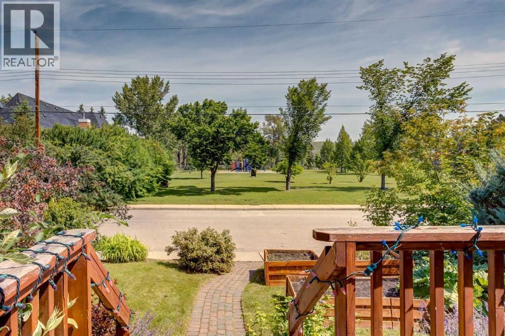 6707 Bow Crescent Nw, Calgary, Alberta  T3B 2C8 - Photo 3 - A2240710