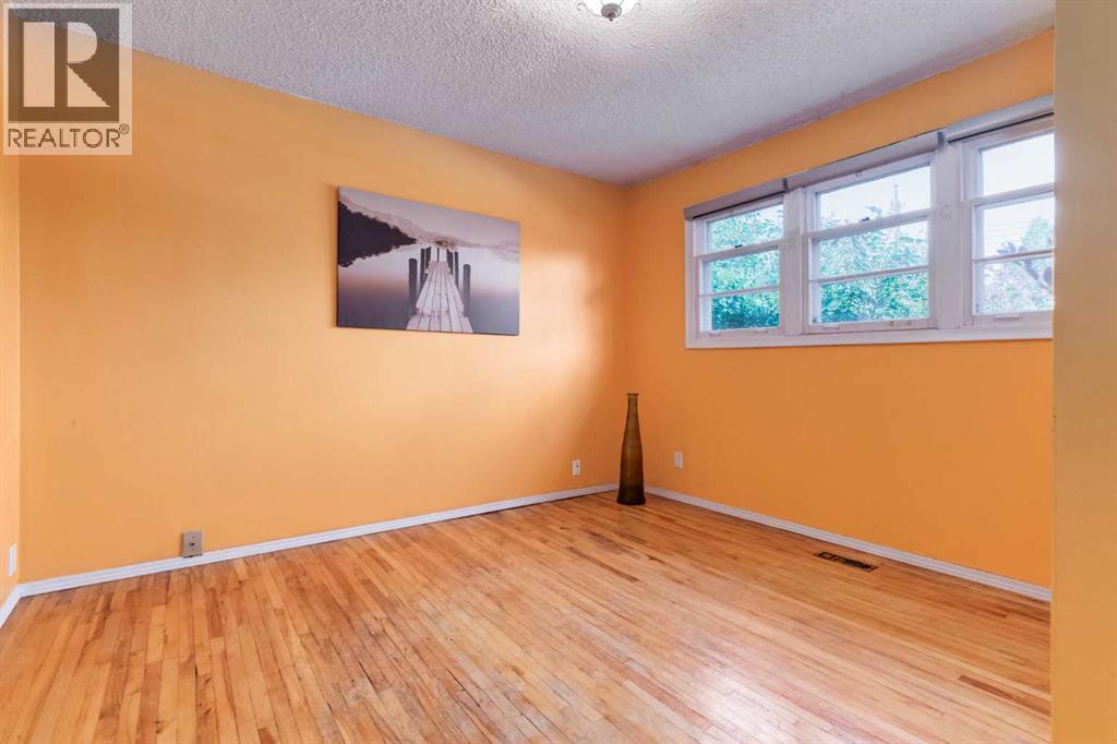 6707 Bow Crescent Nw, Calgary, Alberta  T3B 2C8 - Photo 19 - A2240710