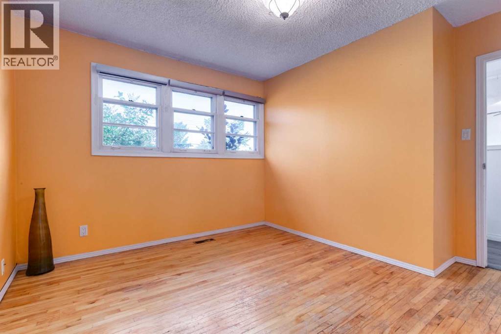 6707 Bow Crescent Nw, Calgary, Alberta  T3B 2C8 - Photo 20 - A2240710