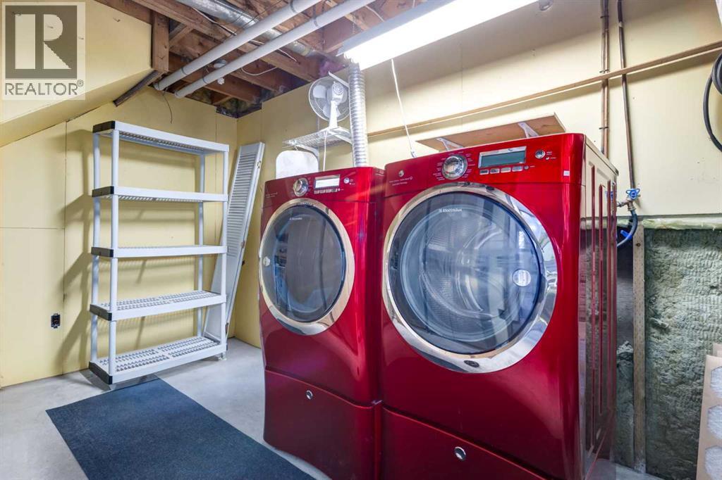 6707 Bow Crescent Nw, Calgary, Alberta  T3B 2C8 - Photo 32 - A2240710