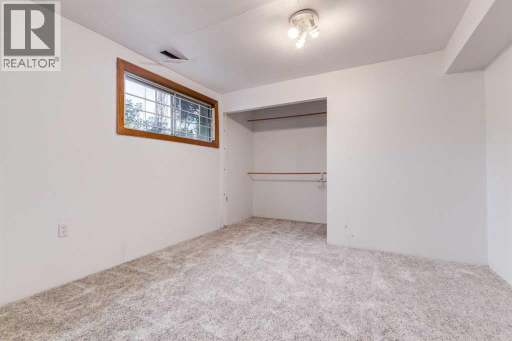 6707 Bow Crescent Nw, Calgary, Alberta  T3B 2C8 - Photo 25 - A2240710