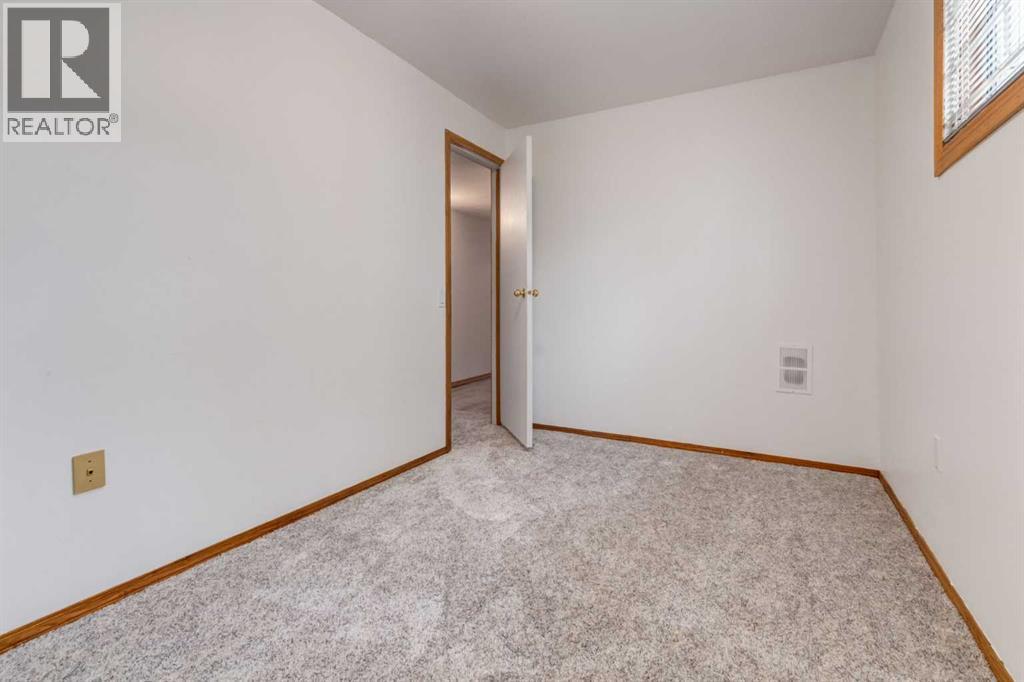 6707 Bow Crescent Nw, Calgary, Alberta  T3B 2C8 - Photo 29 - A2240710