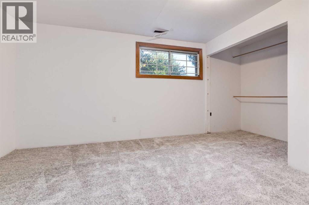 6707 Bow Crescent Nw, Calgary, Alberta  T3B 2C8 - Photo 23 - A2240710