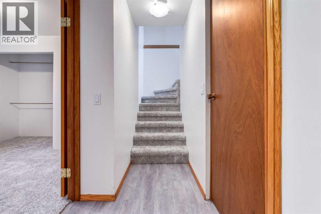 6707 Bow Crescent Nw, Calgary, Alberta  T3B 2C8 - Photo 21 - A2240710