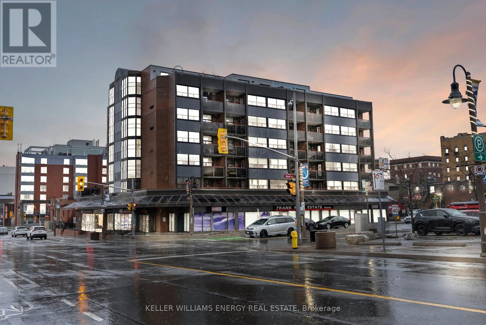 302 - 80 Athol Street E, Oshawa (Central), Ontario  L1H 8B7 - Photo 1 - E12489892