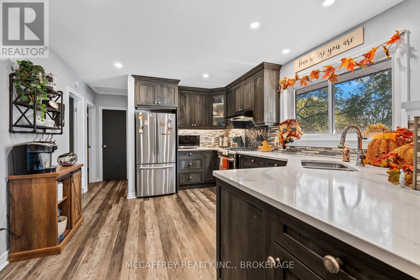 59 Loyalist Avenue, Loyalist (Amherstview), Ontario  K7N 1K7 - Photo 10 - X12489726