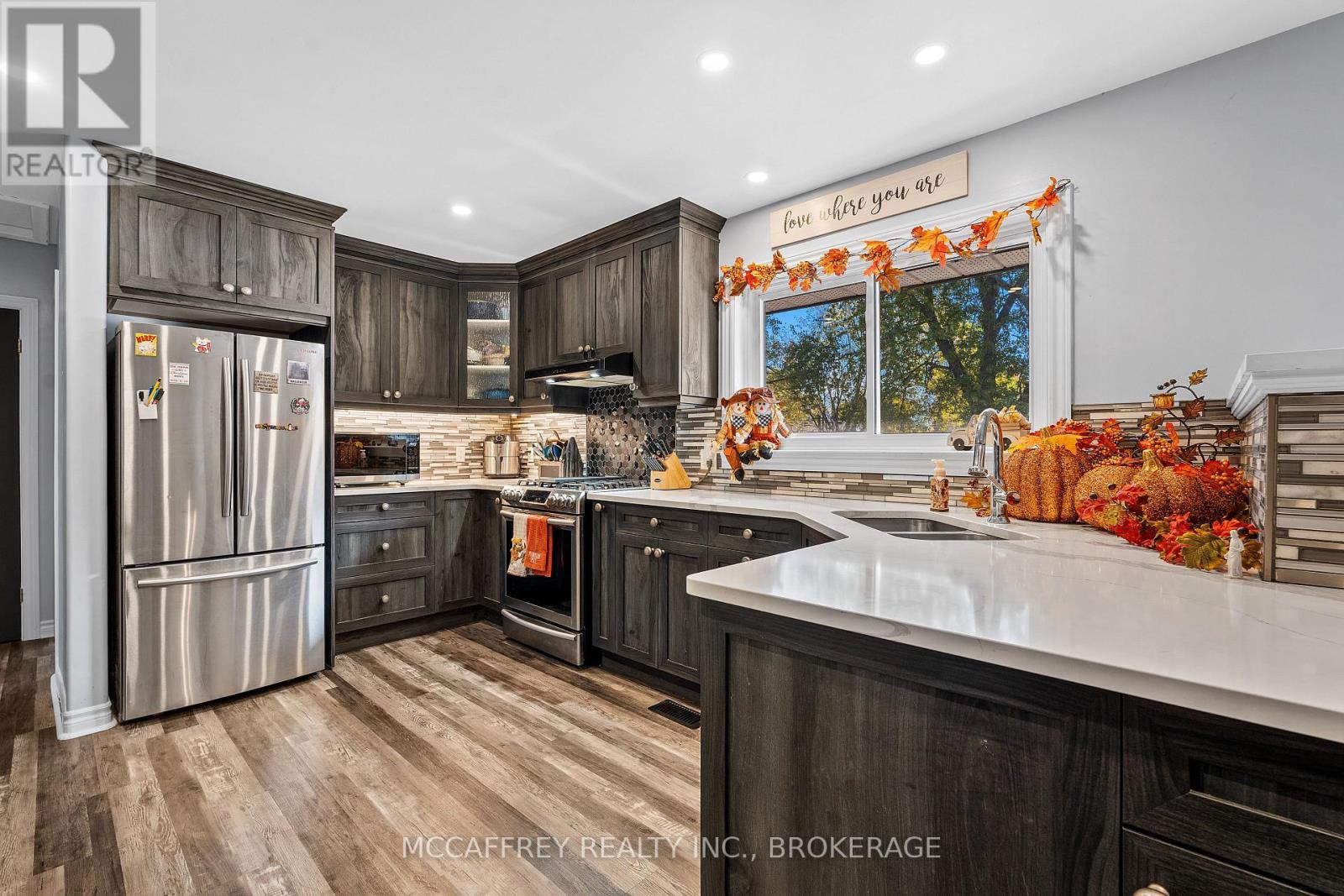 59 Loyalist Avenue, Loyalist (Amherstview), Ontario  K7N 1K7 - Photo 11 - X12489726