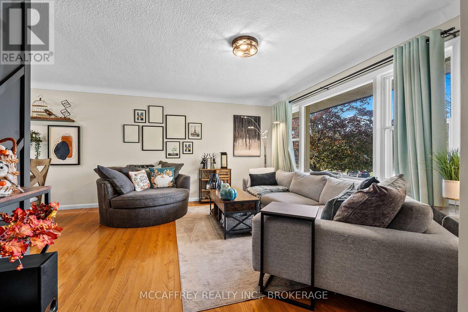 59 Loyalist Avenue, Loyalist (Amherstview), Ontario  K7N 1K7 - Photo 4 - X12489726