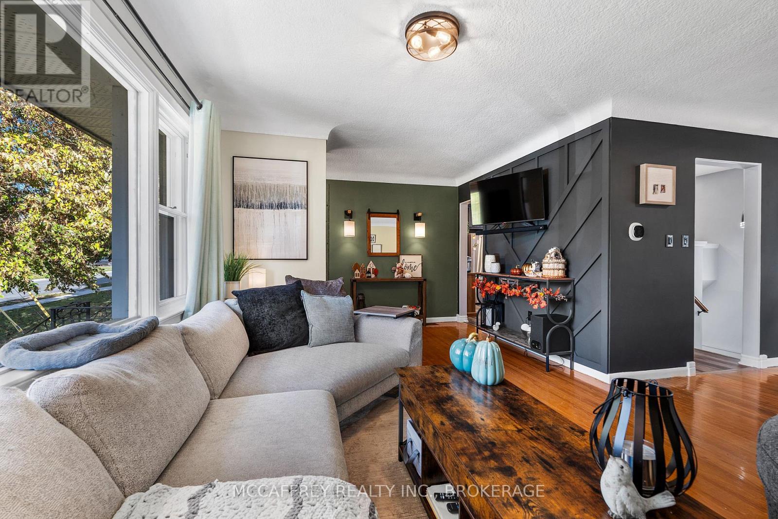 59 Loyalist Avenue, Loyalist (Amherstview), Ontario  K7N 1K7 - Photo 6 - X12489726