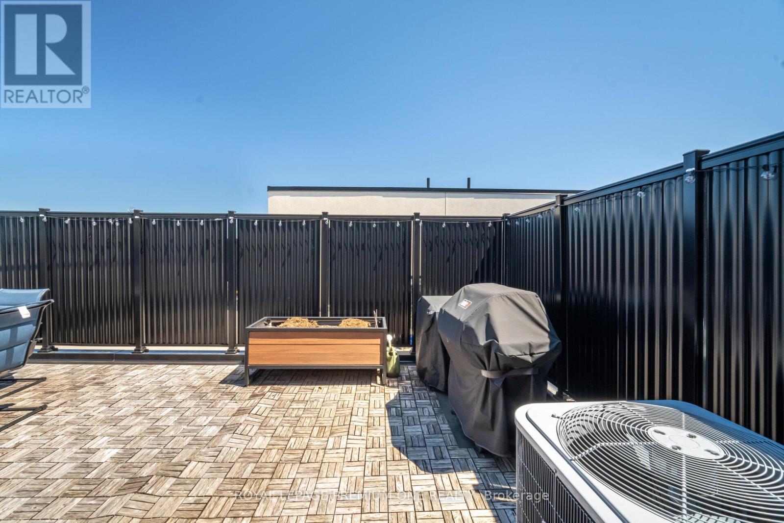 31 - 1121 Cooke Boulevard, Burlington, Ontario  L7T 0C3 - Photo 29 - W12337217