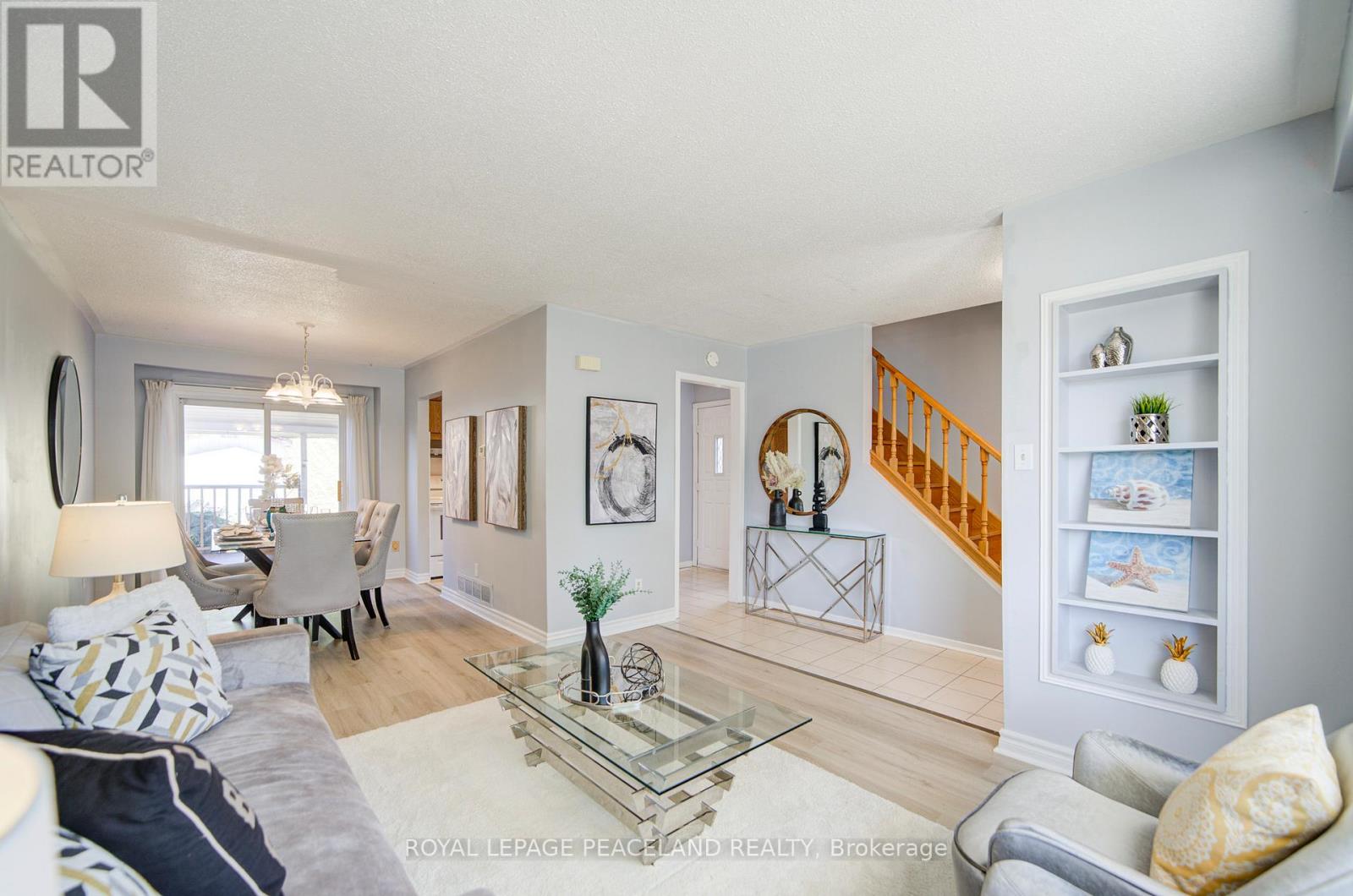 718 Eaglemount Crescent, Mississauga, Ontario  L5C 1N9 - Photo 11 - W12489576