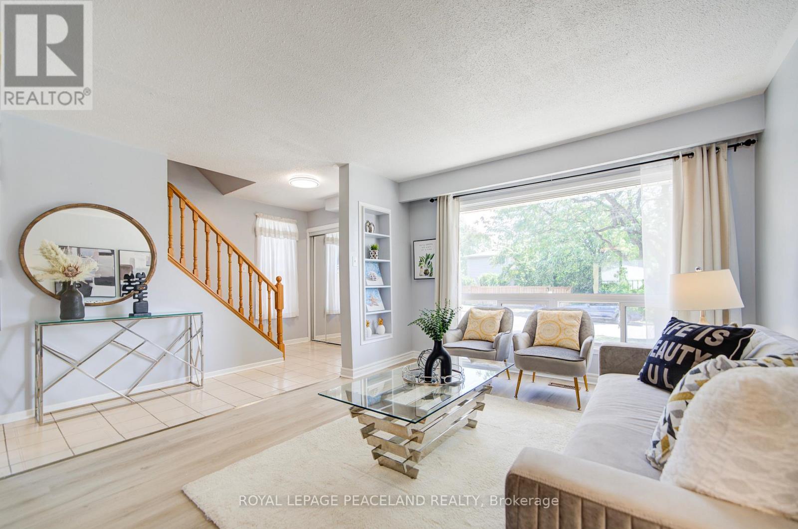 718 Eaglemount Crescent, Mississauga, Ontario  L5C 1N9 - Photo 9 - W12489576