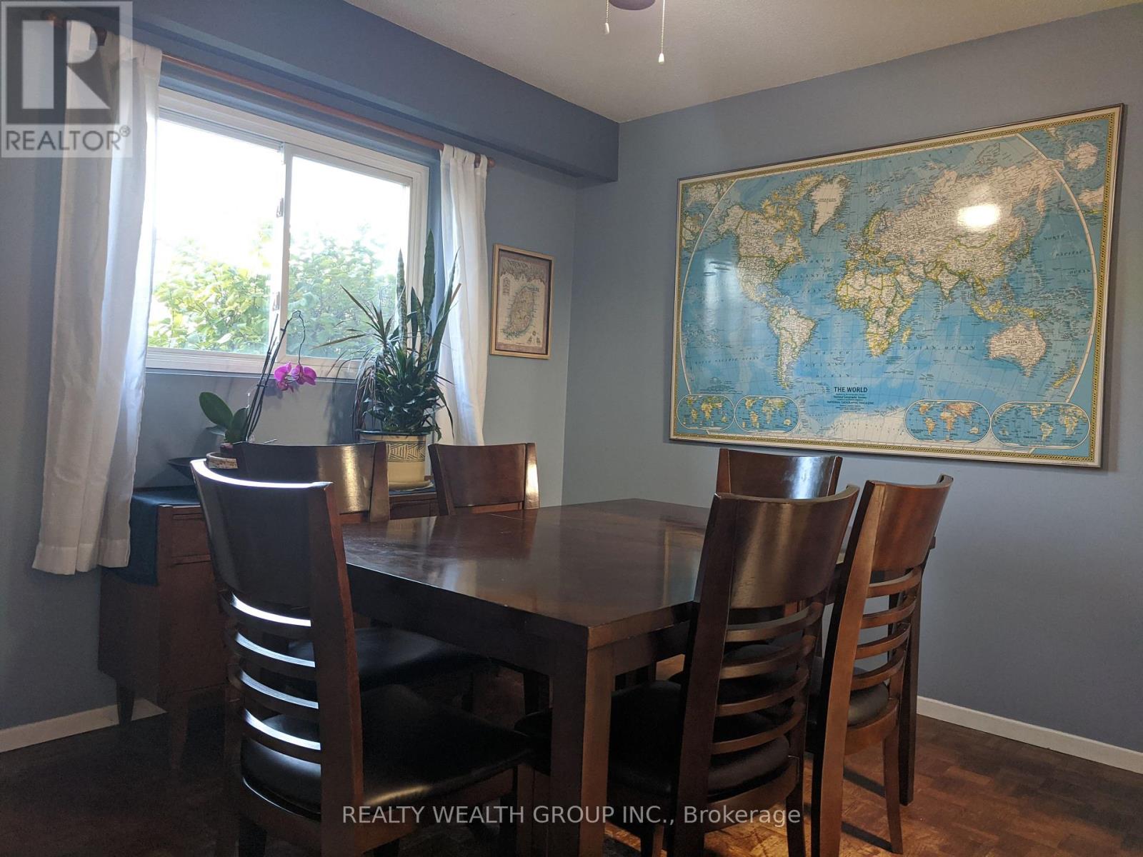 30 Ivybridge Drive, Brampton, Ontario  L6V 2X2 - Photo 8 - W12489582