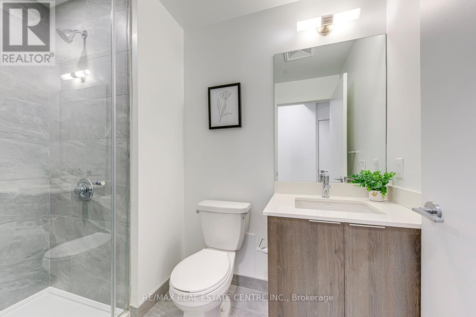 708 - 395 Square One Drive, Mississauga, Ontario  L5B 0P6 - Photo 18 - W12489592