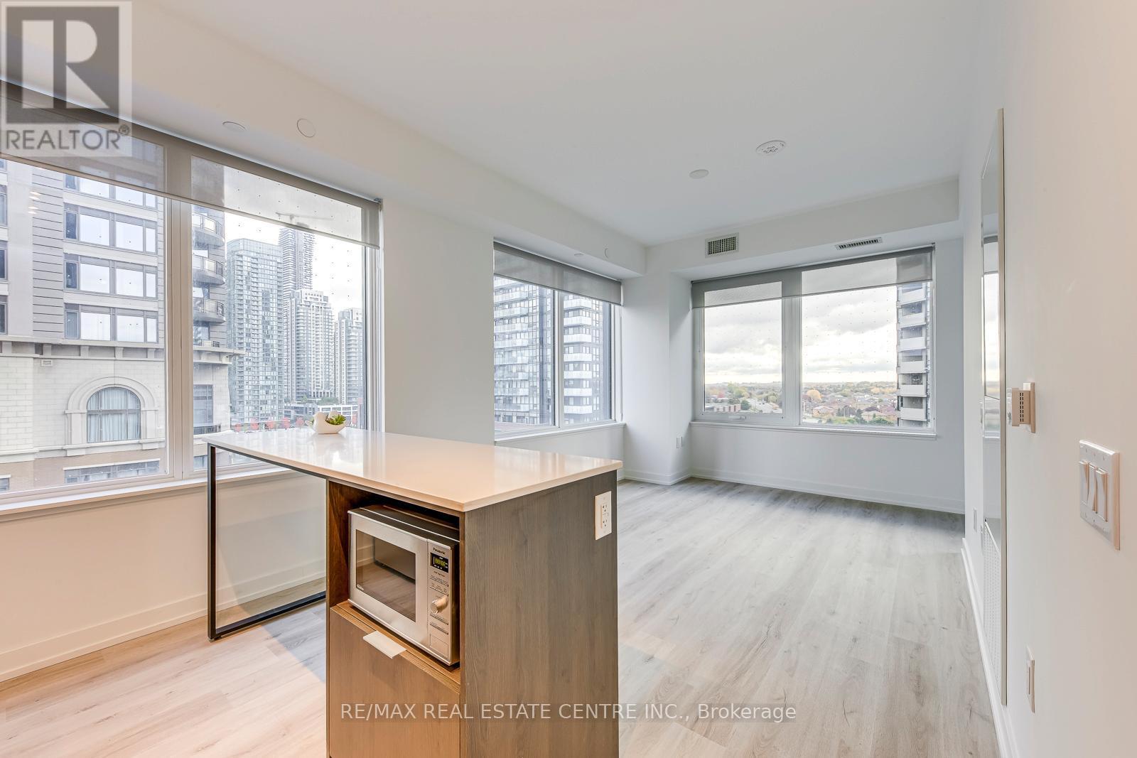 708 - 395 Square One Drive, Mississauga, Ontario  L5B 0P6 - Photo 9 - W12489592