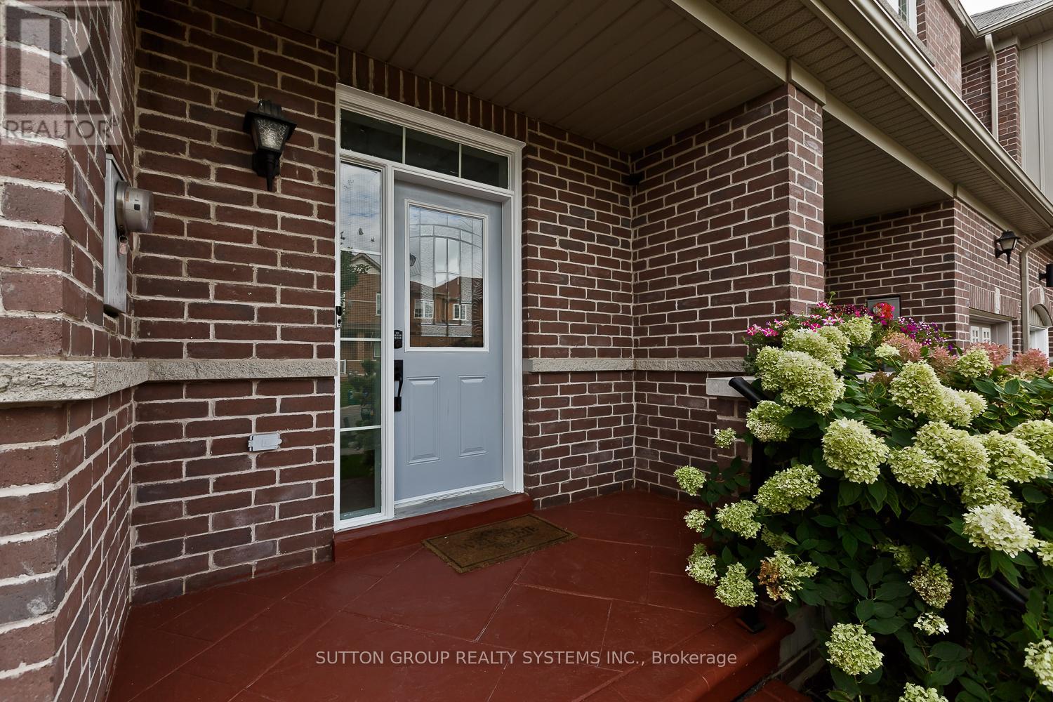 355 Hobbs Crescent, Milton, Ontario  L9T 0J3 - Photo 3 - W12489604