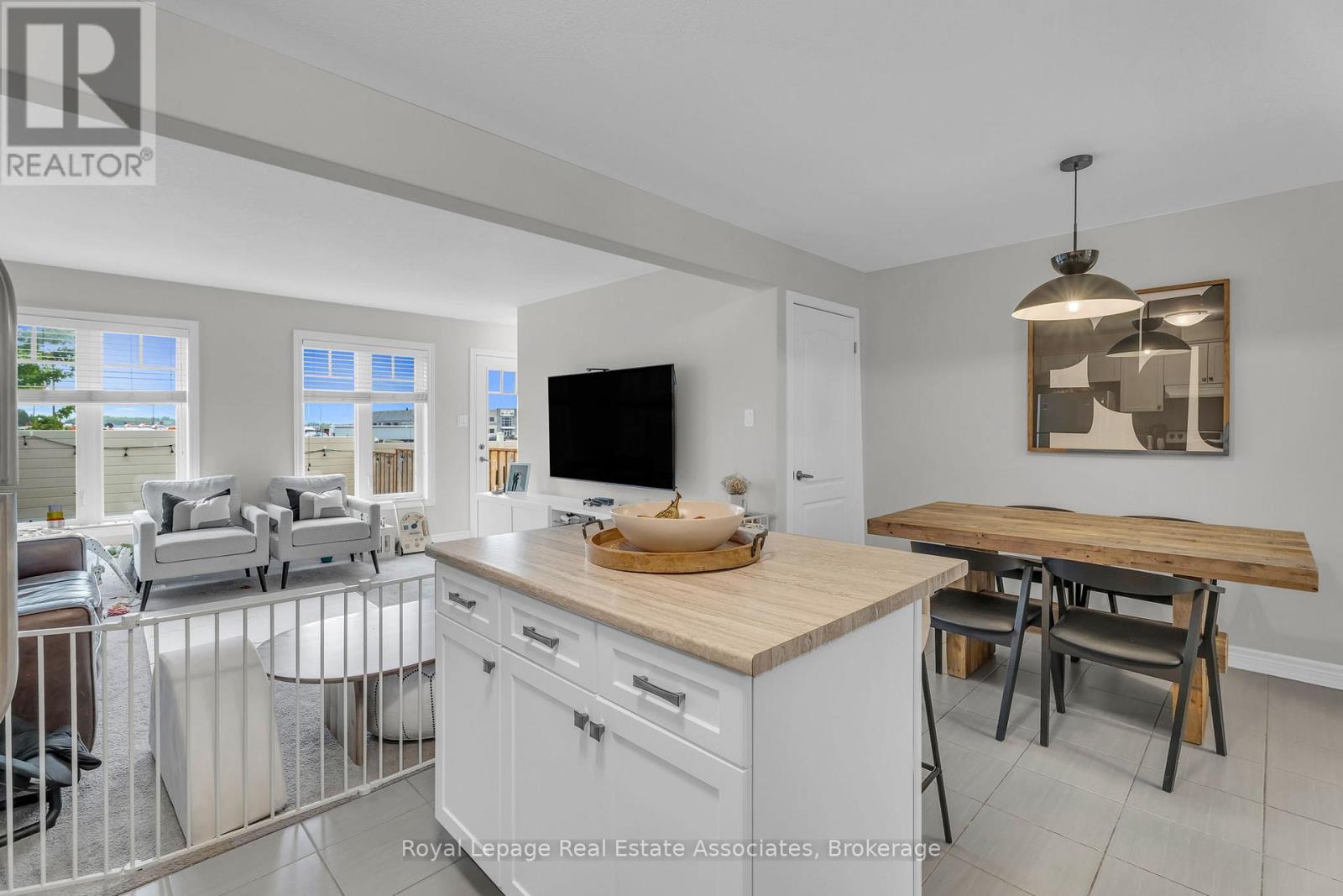 114 Winterton Court, Orangeville, Ontario  L9W 5H8 - Photo 14 - W12489660