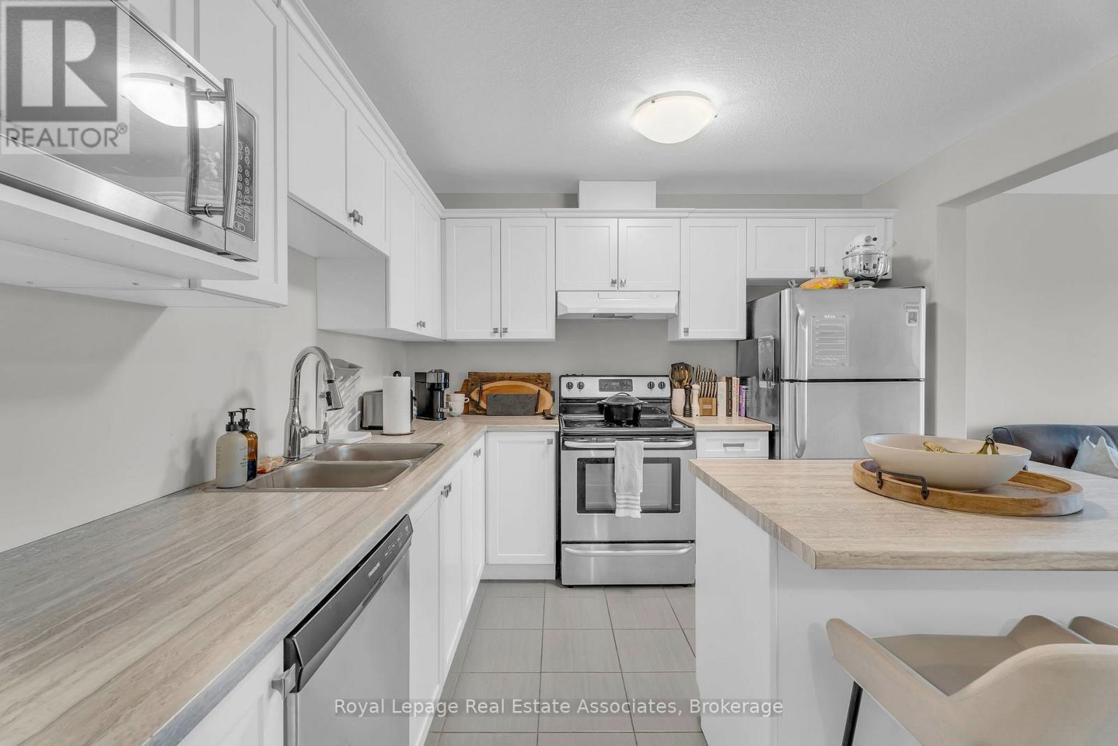 114 Winterton Court, Orangeville, Ontario  L9W 5H8 - Photo 15 - W12489660