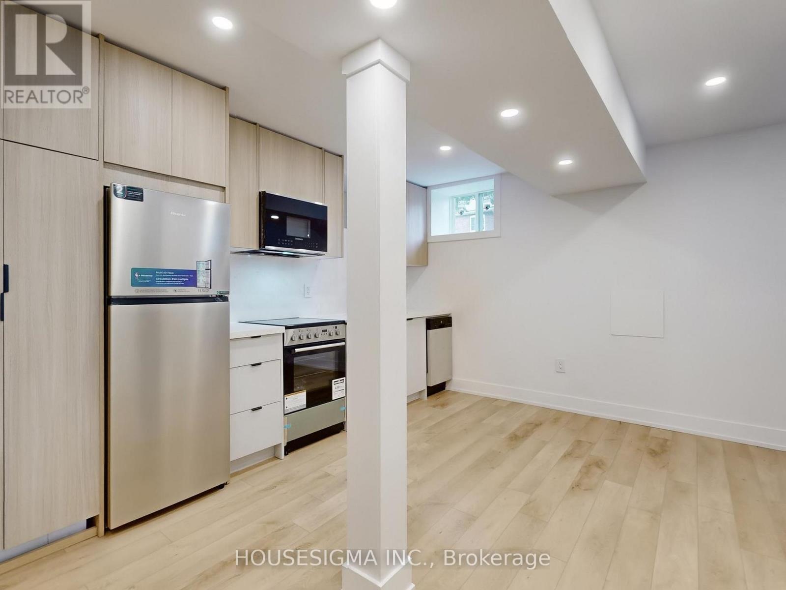 Lower - 243 Windermere Avenue, Toronto, Ontario  M6S 3K4 - Photo 10 - W12489682