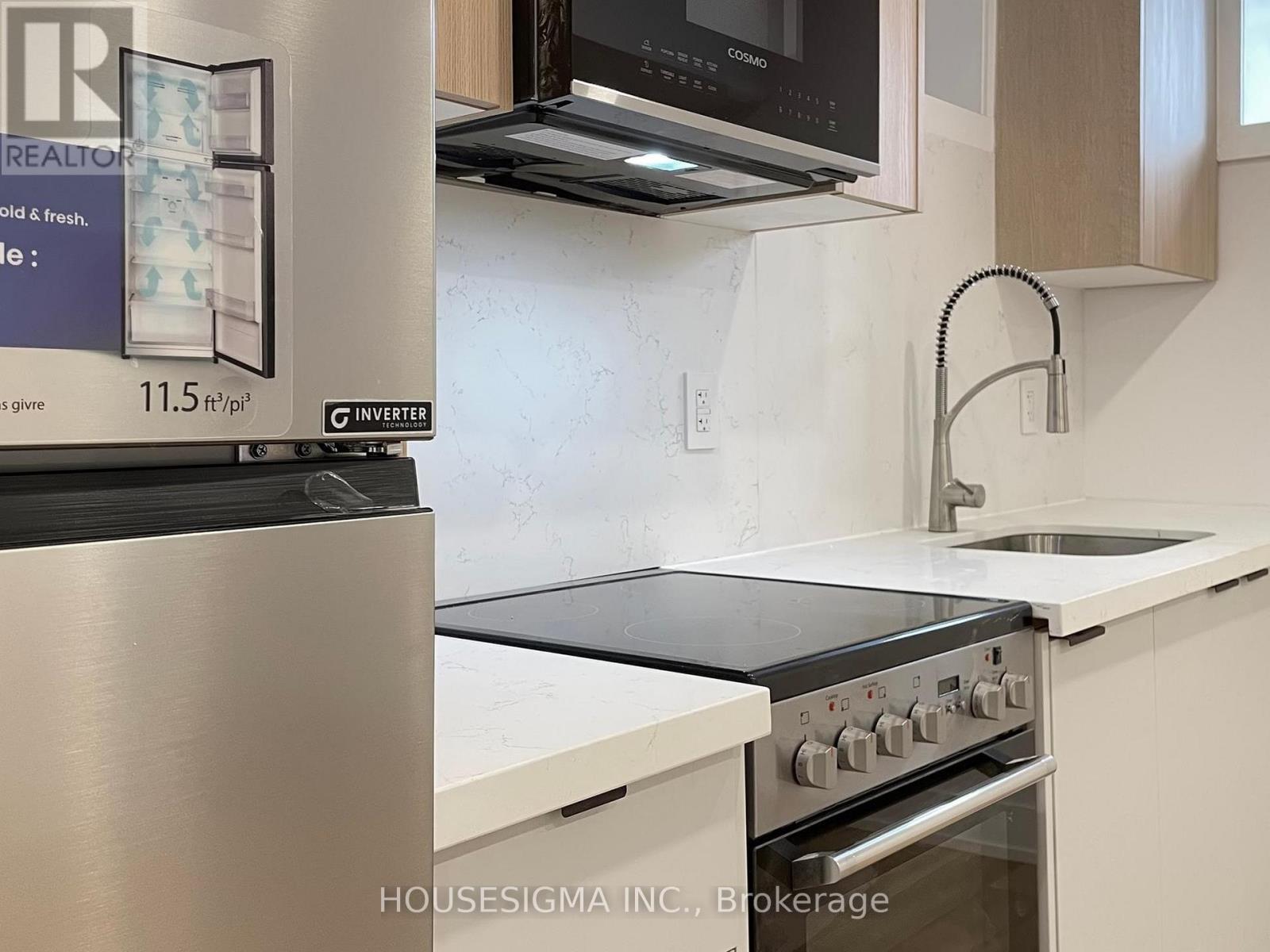 Lower - 243 Windermere Avenue, Toronto, Ontario  M6S 3K4 - Photo 11 - W12489682