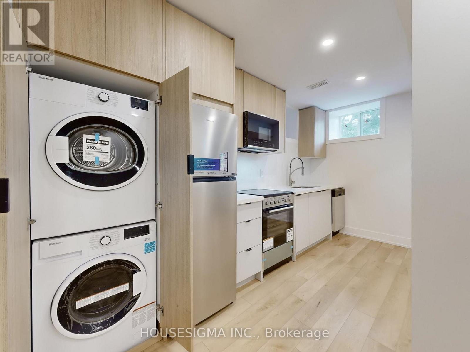 Lower - 243 Windermere Avenue, Toronto, Ontario  M6S 3K4 - Photo 12 - W12489682