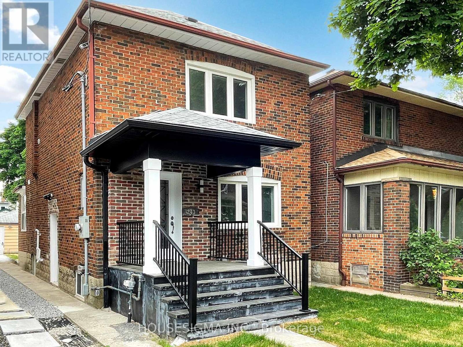 Lower - 243 Windermere Avenue, Toronto, Ontario  M6S 3K4 - Photo 2 - W12489682