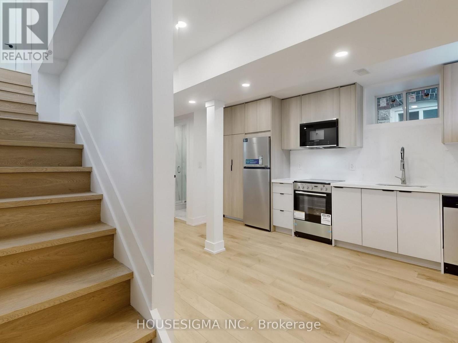 Lower - 243 Windermere Avenue, Toronto, Ontario  M6S 3K4 - Photo 6 - W12489682