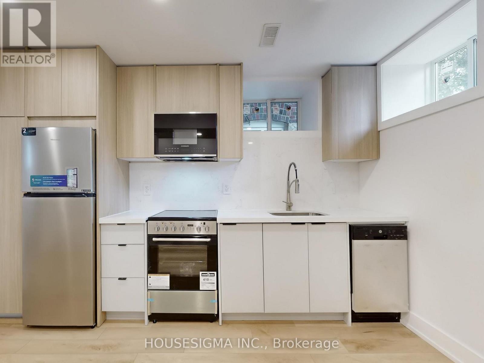 Lower - 243 Windermere Avenue, Toronto, Ontario  M6S 3K4 - Photo 9 - W12489682