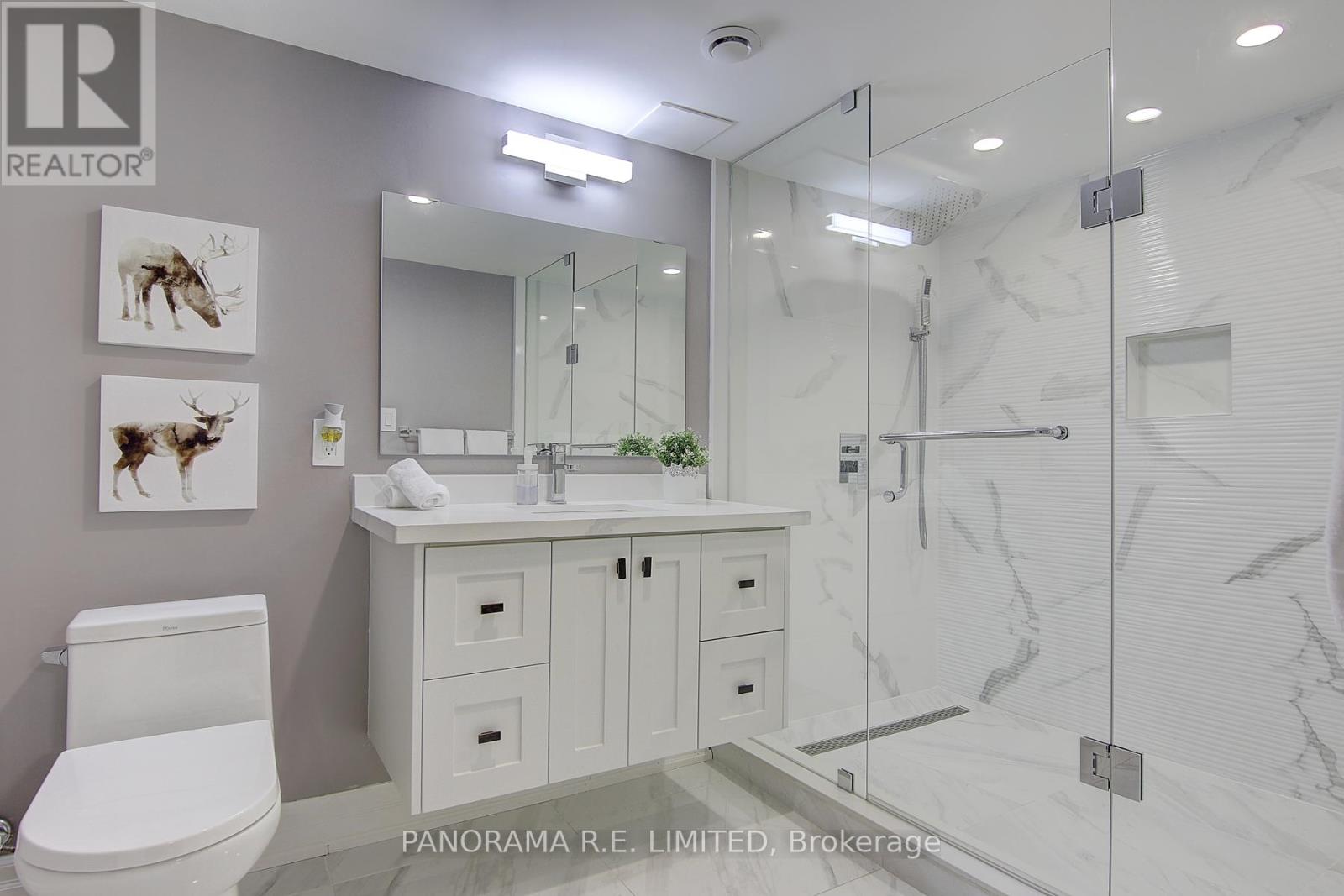 50 Maydolph Road, Toronto, Ontario  M9B 1W5 - Photo 11 - W12489700