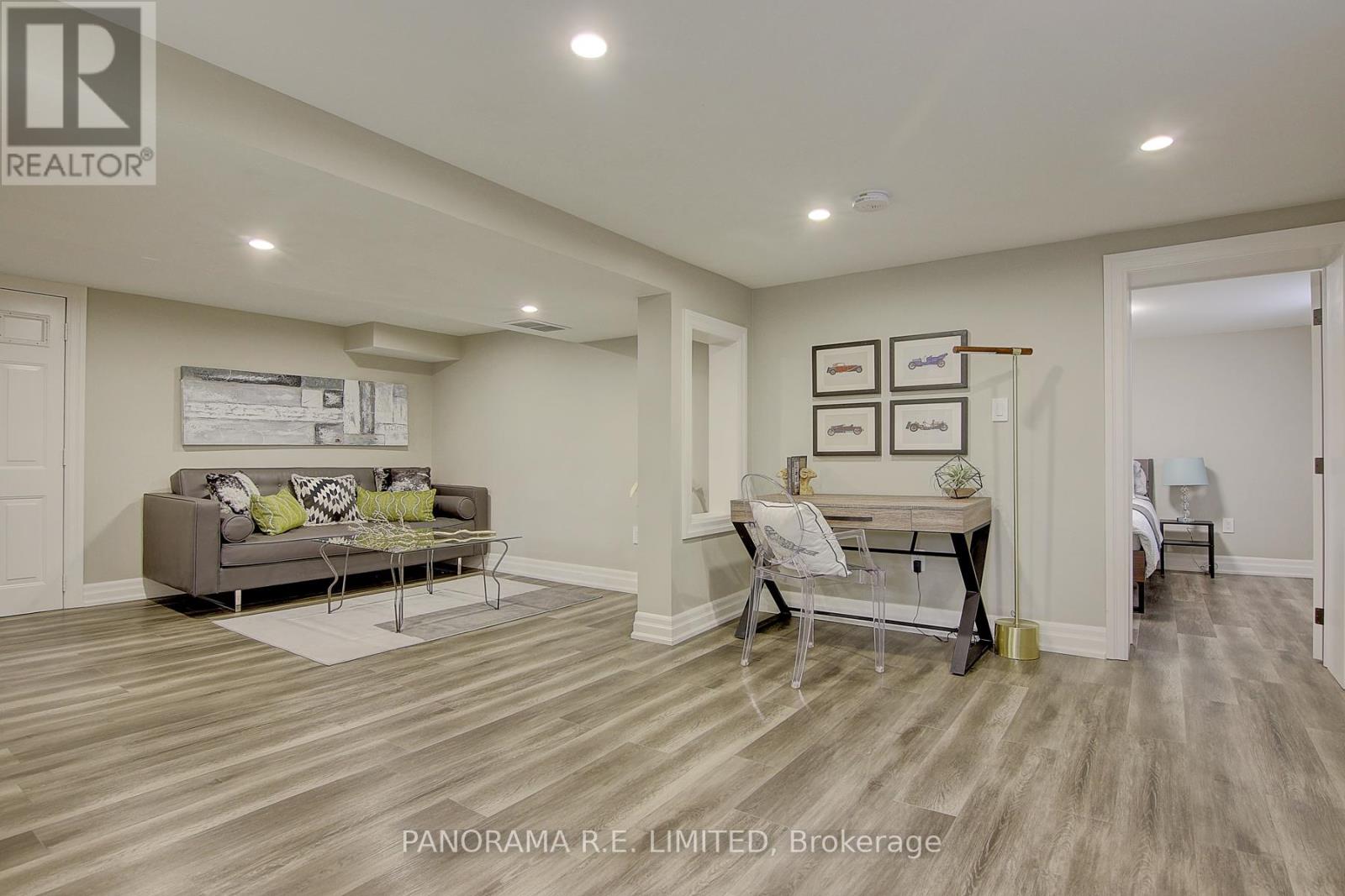 50 Maydolph Road, Toronto, Ontario  M9B 1W5 - Photo 12 - W12489700