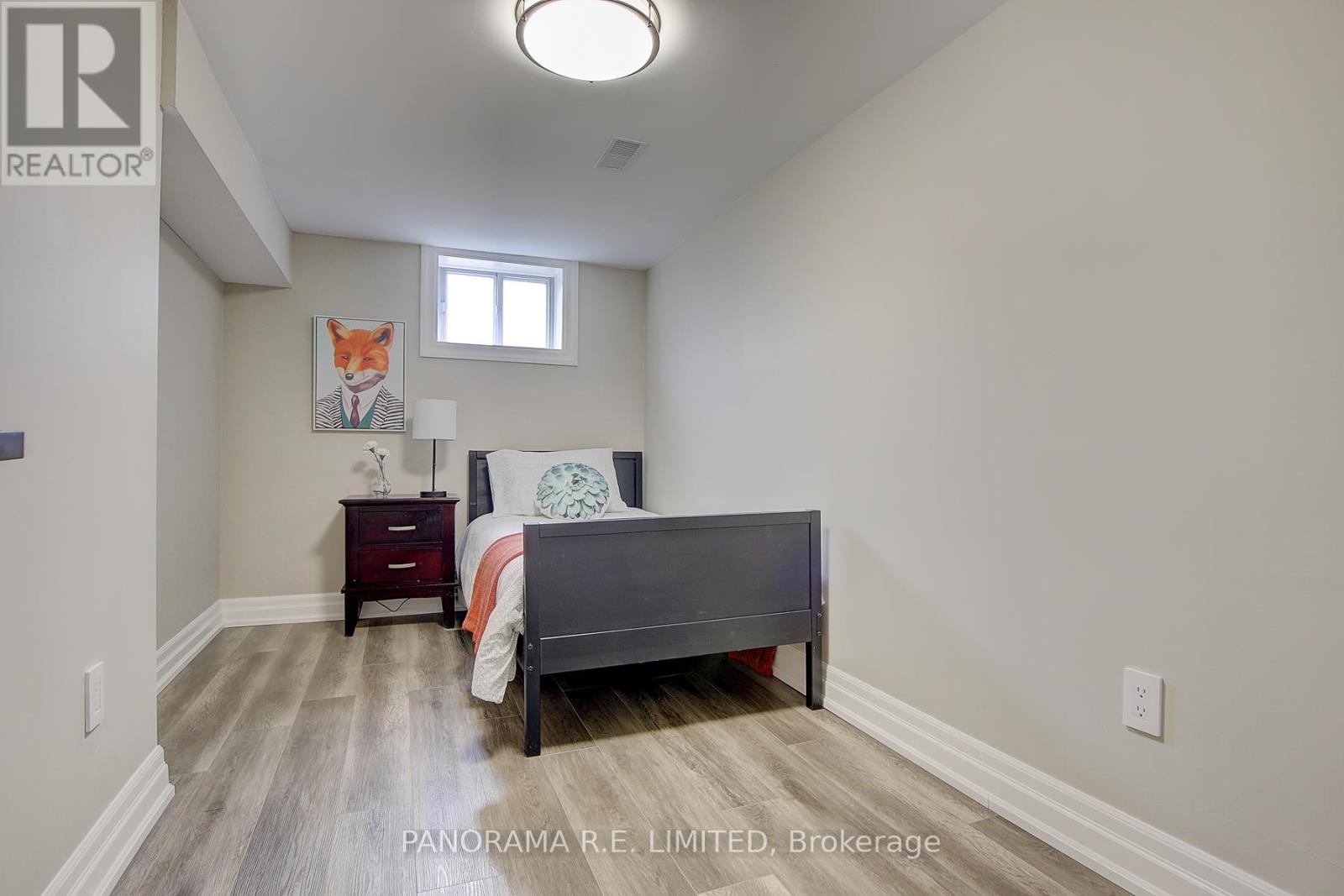 50 Maydolph Road, Toronto, Ontario  M9B 1W5 - Photo 13 - W12489700